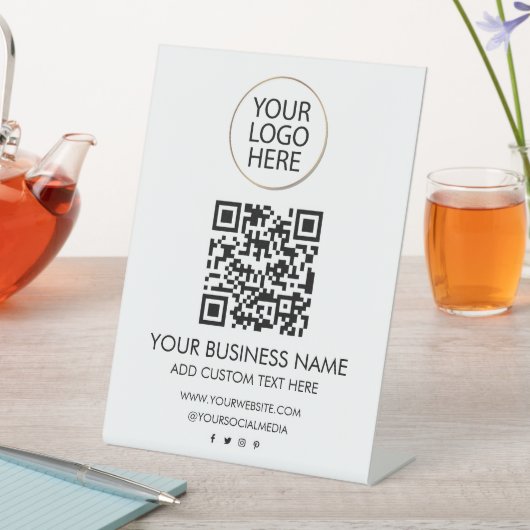 QR-Code für berufliche Firmenlogos und Textfirmen Sockelschild (In Situ)