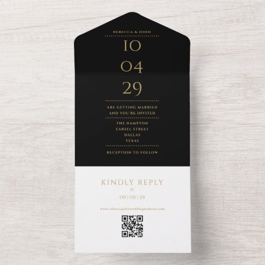 QR-Code für Black-an-Gold-Monogramm-Hochzeitdatum All In One Einladung (Innen Boden)