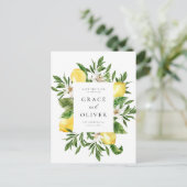 QR-Code für botanische Lemon-Blüten Save the Date Postkarte (Stehend Vorderseite)