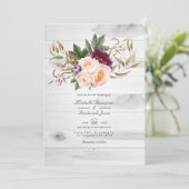 QR-Code für Burgund und Peach Rustic Floral Weddin Einladung (Stehend Vorderseite)