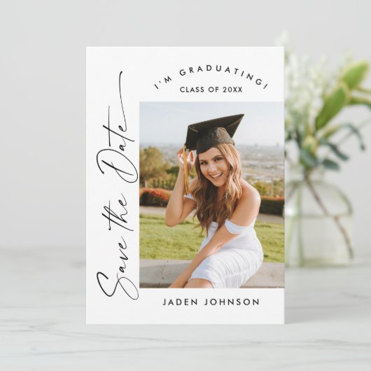 QR-Code für Elegant Minimalistisch Graduation Part Save The Date (Stehend Vorderseite)