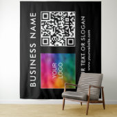 QR-Code für Firmenlogos Extra großer Hintergrund Wandteppich (Beispiel)