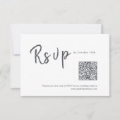 QR-Code für Hochzeitsskripte in Schwarzweiß RSVP Karte (Vorderseite)