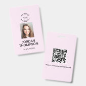QR-Code für Mitarbeiter-Foto mit einfachem, rosafa Ausweis (Vorder- & Rückseite)