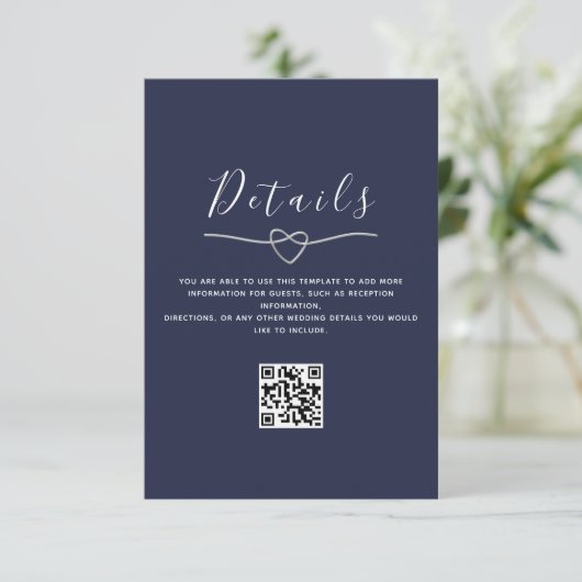 QR-Code für Navy Blue Wedding Begleitkarte (Stehend Vorderseite)