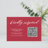 QR Code für Red Christmas Wedding RSVP Karte (Stehend Vorderseite)