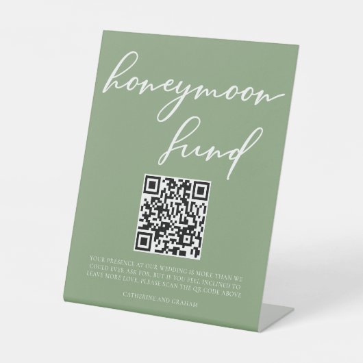 QR-Code für Sage Green White Script Honeymoon Fund Sockelschild (Vorderseite)