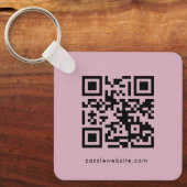 QR-Code für Social-Media-Unternehmen Mit Monogramm Schlüsselanhänger (Vorderseite)