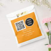 QR-Code für soziale Medien Orange Modern Business  Geschenktütchen (Versiegelt)