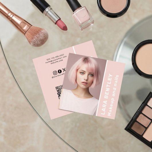 QR-Code für soziale Medien Quadratische Visitenkarte