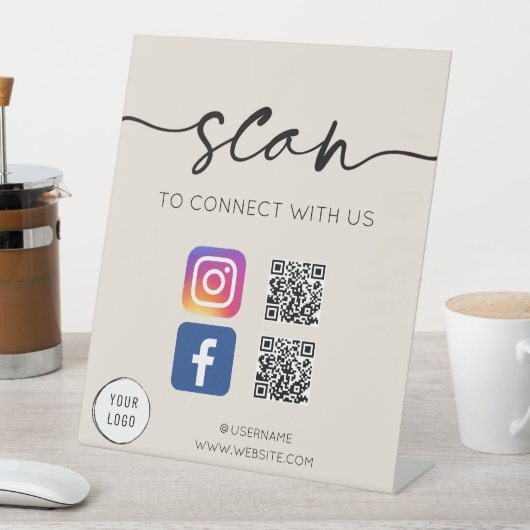 QR-Code für soziale Medien Sockelschild (In Situ)