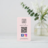QR-Code für soziale Medien Verbinden Sie uns Pink Visitenkarte (Stehend Vorderseite)