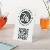 QR-Code für Unternehmen und Logo-Pedestzeichen Sockelschild (In SItu)