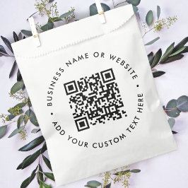 QR-Code | Geschäft Minimalistisch Sauber Weiß Geschenktütchen