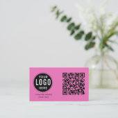 QR-Code-Geschäftslogo | Modernes Hot Pink Visitenkarte (Stehend Vorderseite)