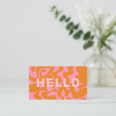 QR Code Groovy Orange Pink Retro Squiggles Visitenkarte (Stehend Vorderseite)