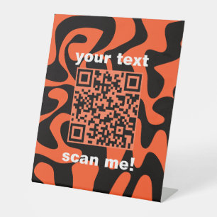 QR Code Groovy Retro Orange Black Shop Stand Sockelschild
