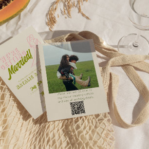 QR Code Handgezeichnetes farbiges Retro-Foto Hochz Einladung