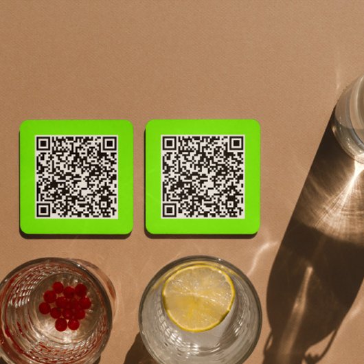 QR-Code in fluoreszierendem Grün Rechteckiger Pappuntersetzer