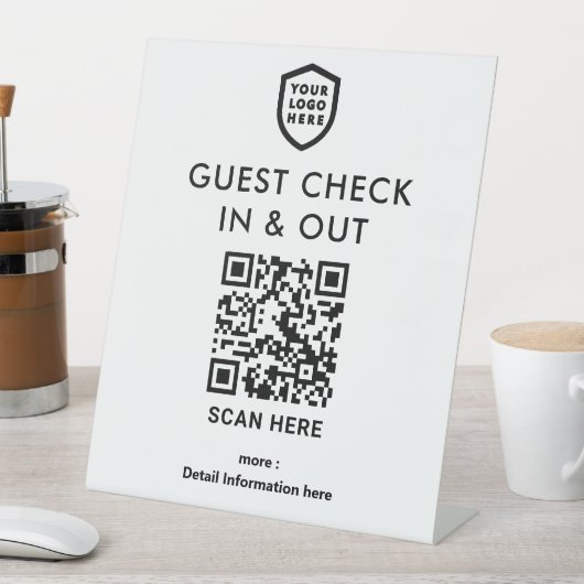 QR-Code Karo in & Out | White Business Logo Sockelschild (In Situ)