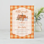 QR-Code kleiner Kürbis orange Gingham-Baby-Party Einladung (Stehend Vorderseite)
