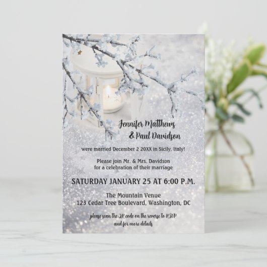 QR Code Lantern Snow Winter Wedding Empfang Einladung (Stehend Vorderseite)