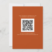 QR-Code Lässige Typografie Burnt Orange Wedding Einladung (Rückseite)