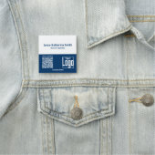 QR-Code Logo Company Expertise Blue White Namensschild (Beispiel)