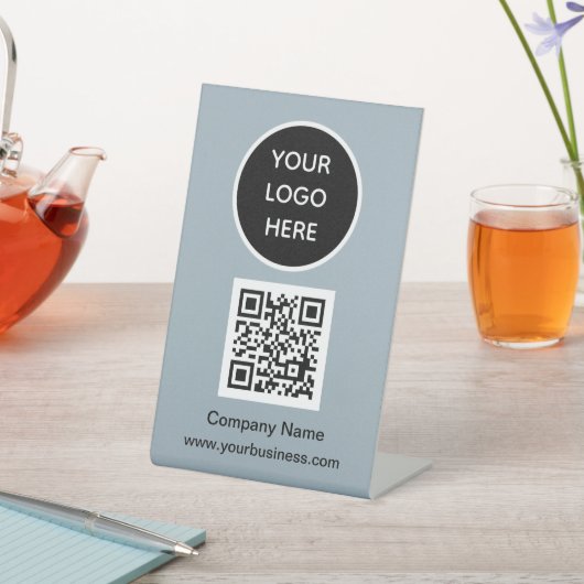 QR Code Logo Dusty Blue Business Scan me Website Sockelschild (In SItu)
