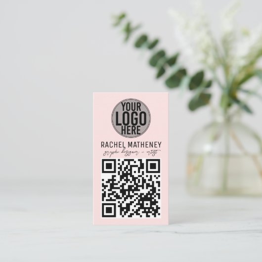 QR-Code-Logo Modern Berufliches, schlichtes Rosa Visitenkarte (Stehend Vorderseite)