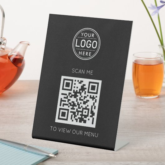QR-Code-Logo Modern Black Pedestal-Zeichen Sockelschild (In Situ)