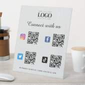 Qr-Code-Logo-Twitter Facebook Grau Sockelschild (In Situ)