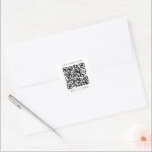 QR-Code Minimale Hochzeit Sichern des Datums Quadratischer Aufkleber<br><div class="desc">Einfache Hochzeit speichern Sie den Datumsaufkleber mit Ihrem QR-Code. Für eine weiter gehende Anpassung dieses Designs klicken Sie bitte auf den BUTTON BLAU DESIGN TOOL oben! Matching-Elemente sind ebenfalls verfügbar.</div>