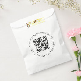 QR-Code | Minimalistisch Clean Simple White Scan M Geschenktütchen