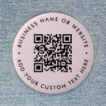 QR-Code | Minimalistisch Rosa Rosa Button<br><div class="desc">Eine einfache,  benutzerfreundliche,  rosa QR Code Round-Button-Button-Vorlage in einem modernen minimalistischen Stil,  die leicht mit Ihrem QR-Code,  Ihrem Firmennamen oder Ihrer Website und dem benutzerdefinierten Text aktualisiert werden kann,  z.B. zum #QRcode #button #business.</div>