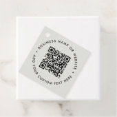 QR-Code | Minimalistisches Clean Simple Gray Budge Geschenkanhänger (Beispiel)