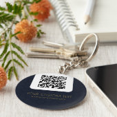 QR Code mit benutzerdefiniertem Text, blau elegant Schlüsselanhänger (Seite)