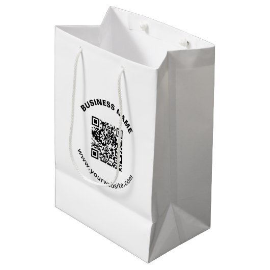 QR-Code mit Firmenname Fett Kreistext Mittlere Geschenktüte (Vorderseite Schrägansicht)