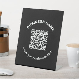 QR-Code mit Firmenname Fett Kreistext Sockelschild