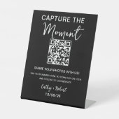 QR-Code Moderne Hochzeit erobern die Liebe Sockelschild (Vorderseite)