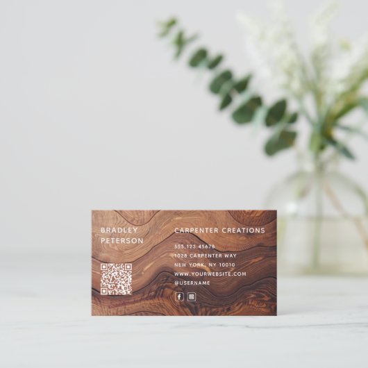 QR-Code Moderne Holzschnitzerei Visitenkarte (Stehend Vorderseite)