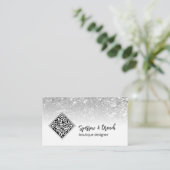 QR Code Moderne Silver Boutique Business Card Visitenkarte (Stehend Vorderseite)