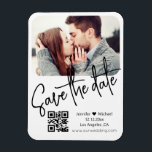 qr-Code modernes weißes Hochzeitssemble Foto Save  Magnet<br><div class="desc">qr Code moderne weiße Handschrift schwarzen Hintergrund Hochzeit-Foto Speichern Sie das Datum Magnet,  benutzerdefinierte. Sie können die Hintergrundfarbe und Schriftart Farbe und Stil ändern.</div>