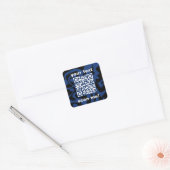 QR Code Navy Blue und Black Dunkel Modern Quadratischer Aufkleber (Umschlag)