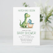 QR Code Niedlich Dinosaurier Schläge Bald Baby Dus Einladung (Stehend Vorderseite)