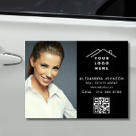 QR-Code Real Anwesen Agent Black Logo Foto Auto Magnet<br><div class="desc">Erstellen Sie ein poliertes, berufliches Aussehen mit diesem Real Anwesen Agent Black Logo Foto Car Magnet. Dieser anpassbare Magnet zeigt Ihr Logo, Ihre Kontaktinformationen und ein Foto deutlich an und sorgt für hohe Sichtbarkeit während Sie unterwegs sind. Ideal für Verkäufer, ist es eine schlanke und bequeme Möglichkeit, Ihre Dienstleistungen zu...</div>