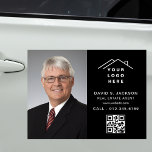 QR-Code Real Anwesen Agent Black Logo Foto Auto Magnet<br><div class="desc">Erstellen Sie ein poliertes, berufliches Aussehen mit diesem Real Anwesen Agent Black Logo Foto Car Magnet. Dieser anpassbare Magnet zeigt Ihr Logo, Ihre Kontaktinformationen und ein Foto deutlich an und sorgt für hohe Sichtbarkeit während Sie unterwegs sind. Ideal für Verkäufer, ist es eine schlanke und bequeme Möglichkeit, Ihre Dienstleistungen zu...</div>