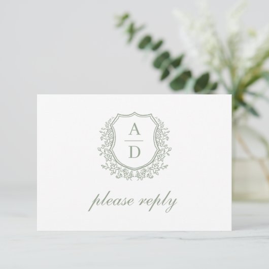 QR-Code Sage Green Wappen Monogram Wedding RSVP Karte (Stehend Vorderseite)