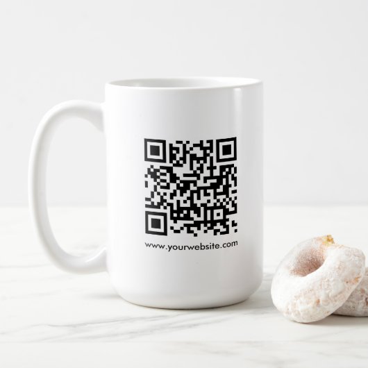 QR Code Scan Me Website Url Template Weiß groß Kaffeetasse (Mit Donut)