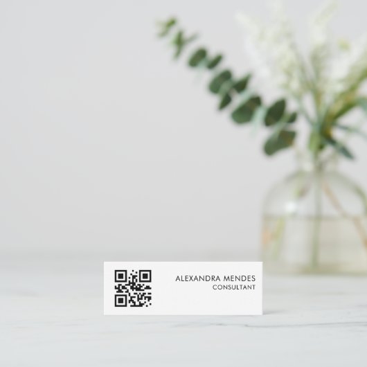QR Code Scannable Modern Stylish Trendy Mini Visitenkarte (Stehend Vorderseite)